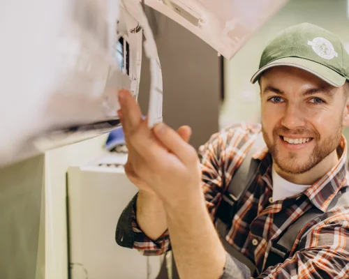 Instalação de Ar Condicionado em Curitiba? Peça seu orçamento. Oferecemos o melhor preço para Alto da XV e região. Manutenção e limpeza profissional.